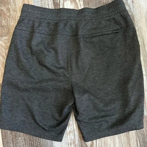 90 Degree by reflex Men's Gray Shorts - Picture 5 of 6